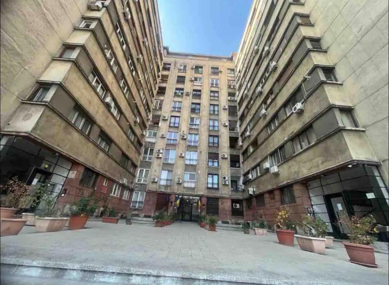 Amazing Location In The City Center Bucureşti Ngoại thất bức ảnh